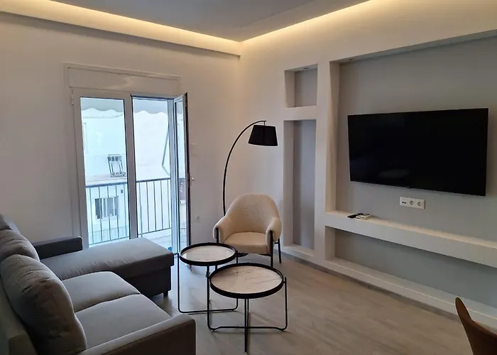 Stay Now, 600M From Acropolis